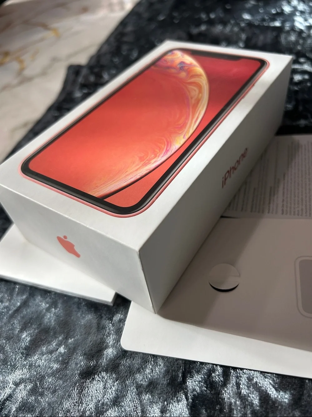 Apple iPhone Xr White Packaging Inserts - Empty Box ONLY- Apple iPhone EMPTY BOX